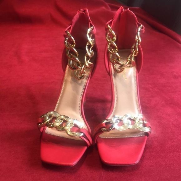 NEW Shoe Dazzle sandals chain detail size 9 - Picture 3 of 8